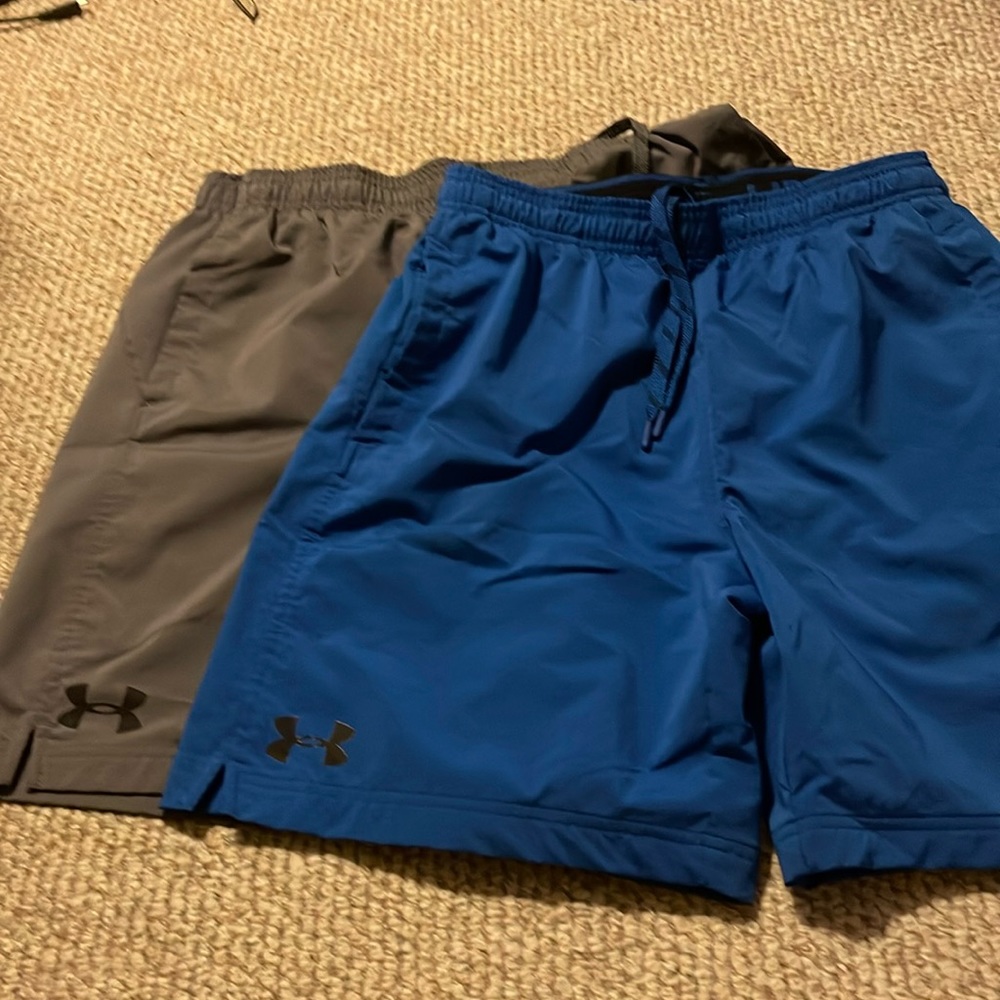 Under Amour Loose Hear Gear shorts